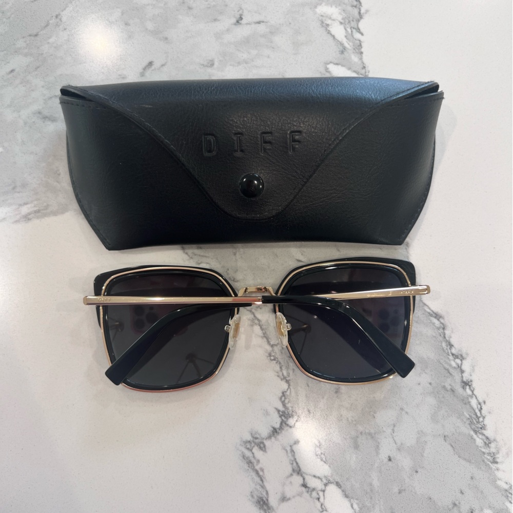 Diff Black Sunglasses - image 5